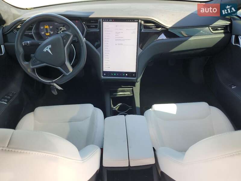 Ліфтбек Tesla Model S 2020 в Дніпрі