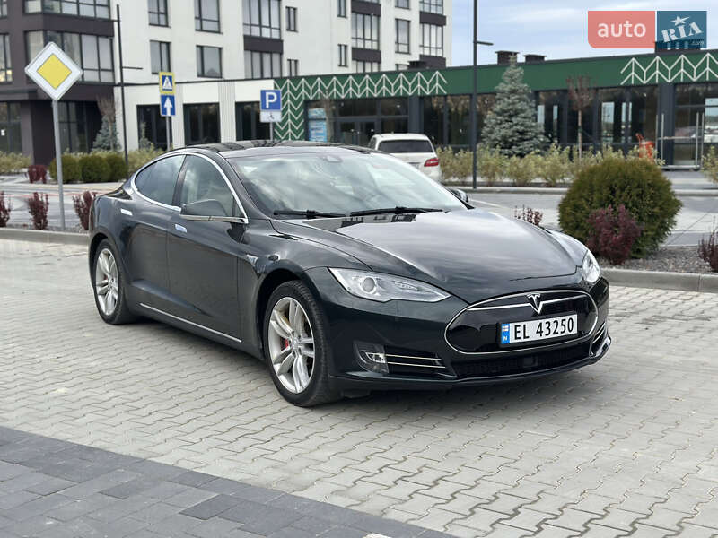 Лифтбек Tesla Model S 2014 в Львове фото Лифтбек Tesla Model S 2014 в Львове