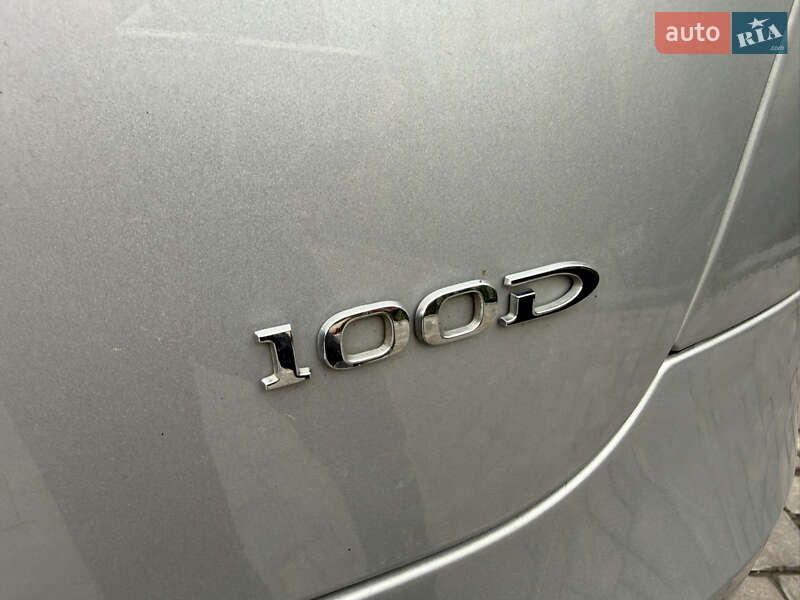 Лифтбек Tesla Model S 2017 в Виннице