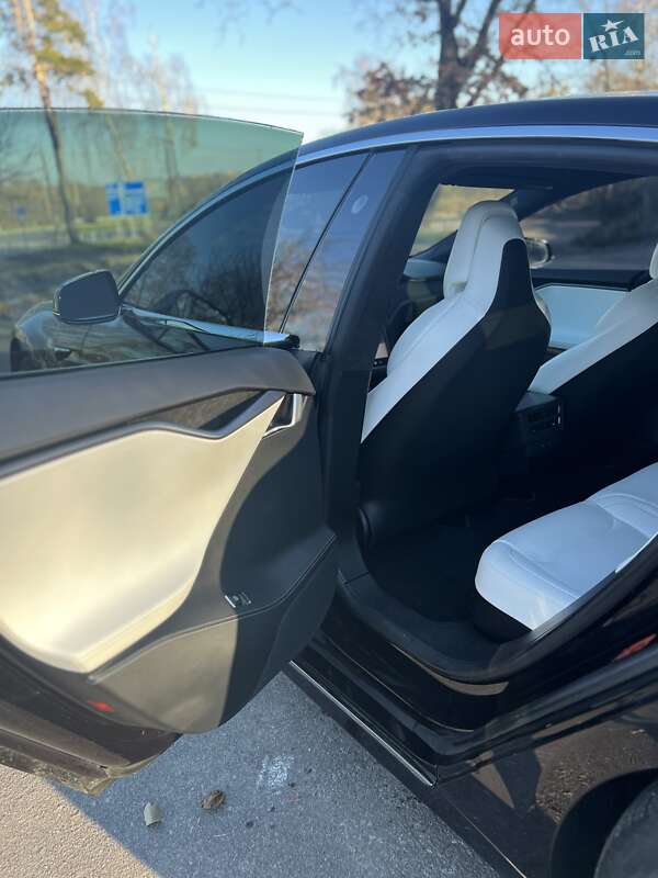 Лифтбек Tesla Model S 2018 в Ровно фото 29 Лифтбек Tesla Model S 2018 в Ровно