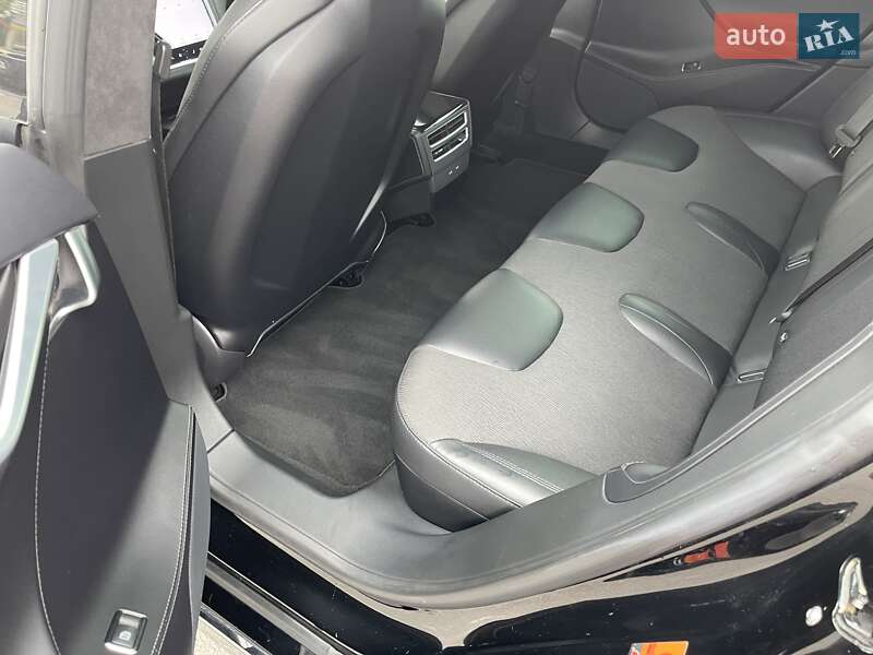 Лифтбек Tesla Model S 2016 в Киеве фото 13 Лифтбек Tesla Model S 2016 в Киеве