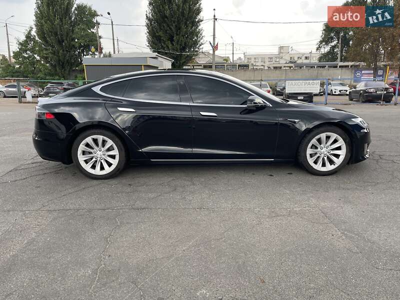 Лифтбек Tesla Model S 2016 в Киеве фото 24 Лифтбек Tesla Model S 2016 в Киеве