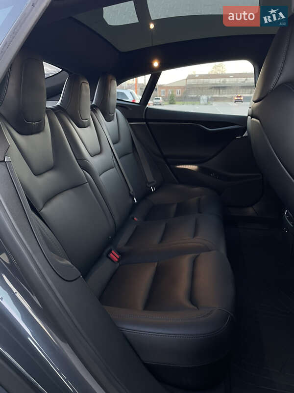 Ліфтбек Tesla Model S 2020 в Вінниці