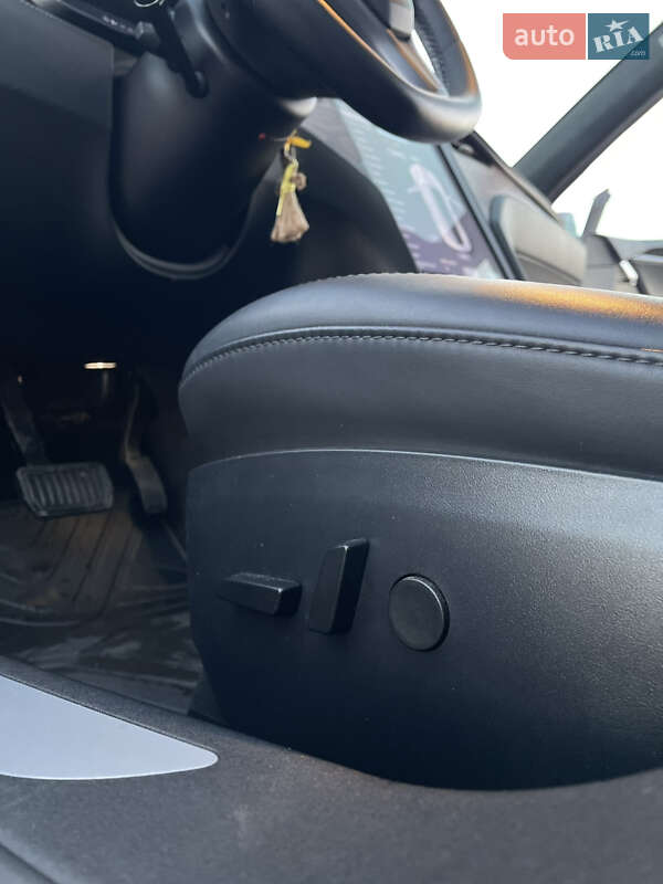 Ліфтбек Tesla Model S 2020 в Вінниці