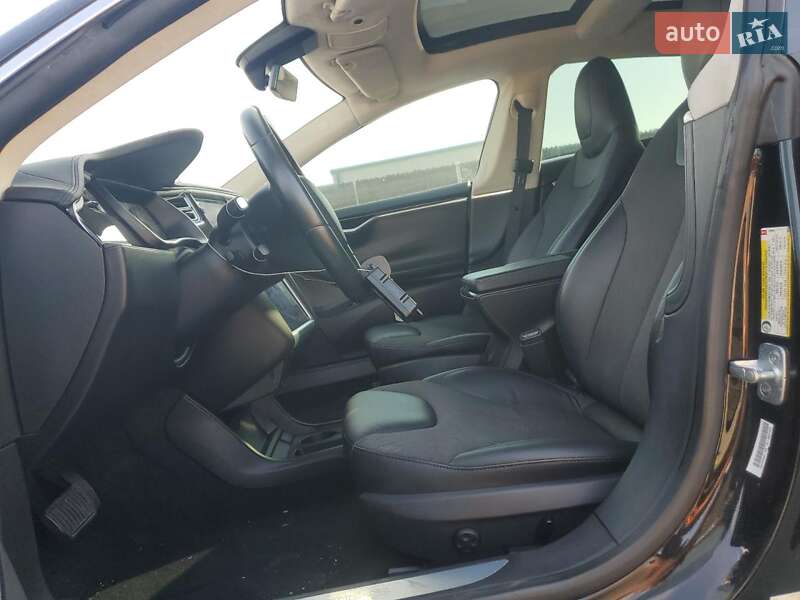 Ліфтбек Tesla Model S 2016 в Києві