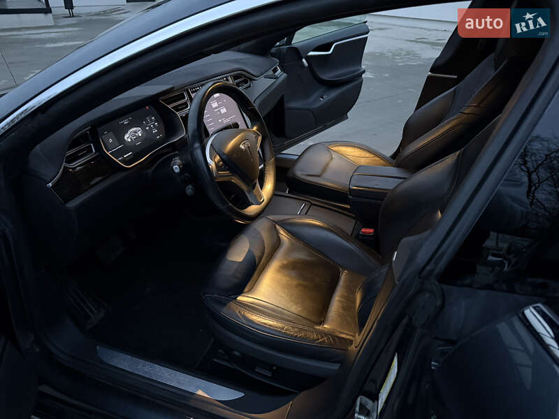 Лифтбек Tesla Model S 2016 в Луцке фото 48 Лифтбек Tesla Model S 2016 в Луцке