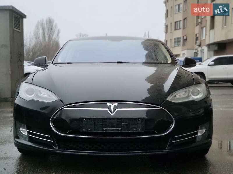 Лифтбек Tesla Model S 2014 в Киеве фото 2 Лифтбек Tesla Model S 2014 в Киеве
