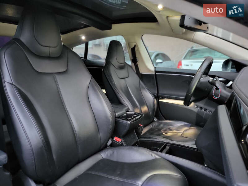 Лифтбек Tesla Model S 2014 в Киеве фото 13 Лифтбек Tesla Model S 2014 в Киеве