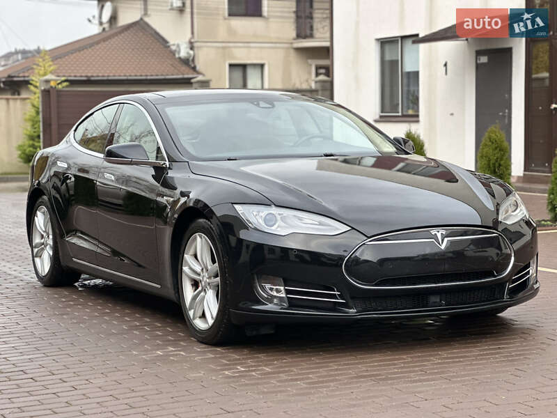 Ліфтбек Tesla Model S 2015 в Одесі