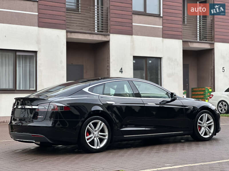 Ліфтбек Tesla Model S 2015 в Одесі