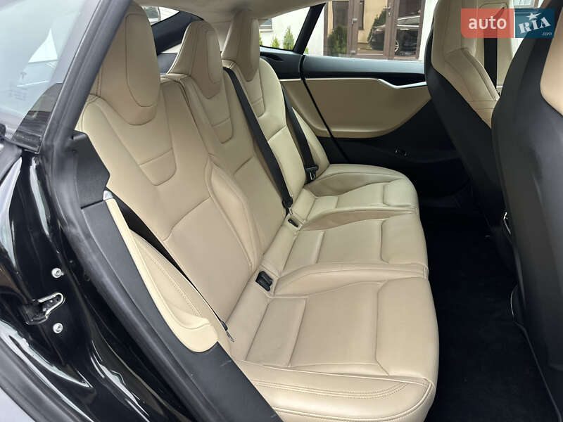 Ліфтбек Tesla Model S 2015 в Одесі