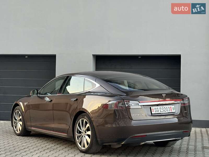 Лифтбек Tesla Model S 2014 в Тернополе фото 20 Лифтбек Tesla Model S 2014 в Тернополе