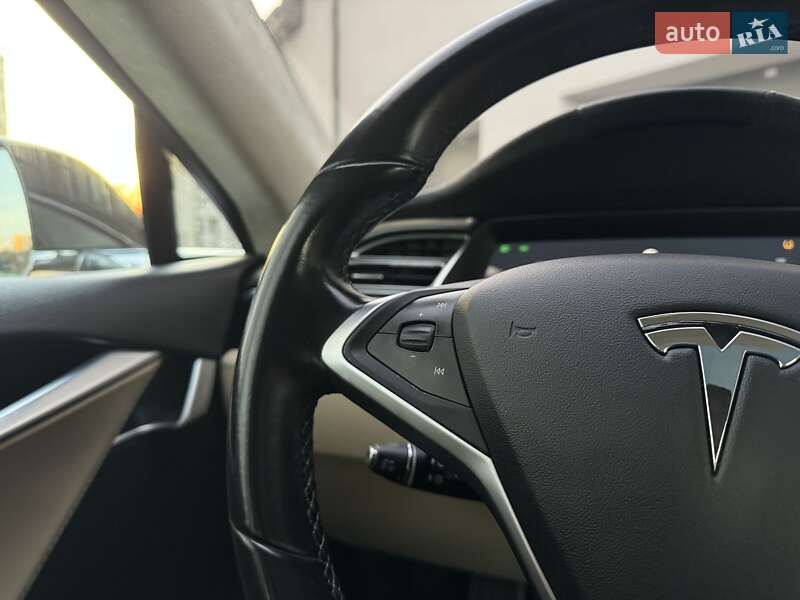 Лифтбек Tesla Model S 2014 в Тернополе фото 29 Лифтбек Tesla Model S 2014 в Тернополе