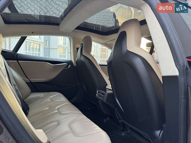 Лифтбек Tesla Model S 2014 в Тернополе фото 41 Лифтбек Tesla Model S 2014 в Тернополе