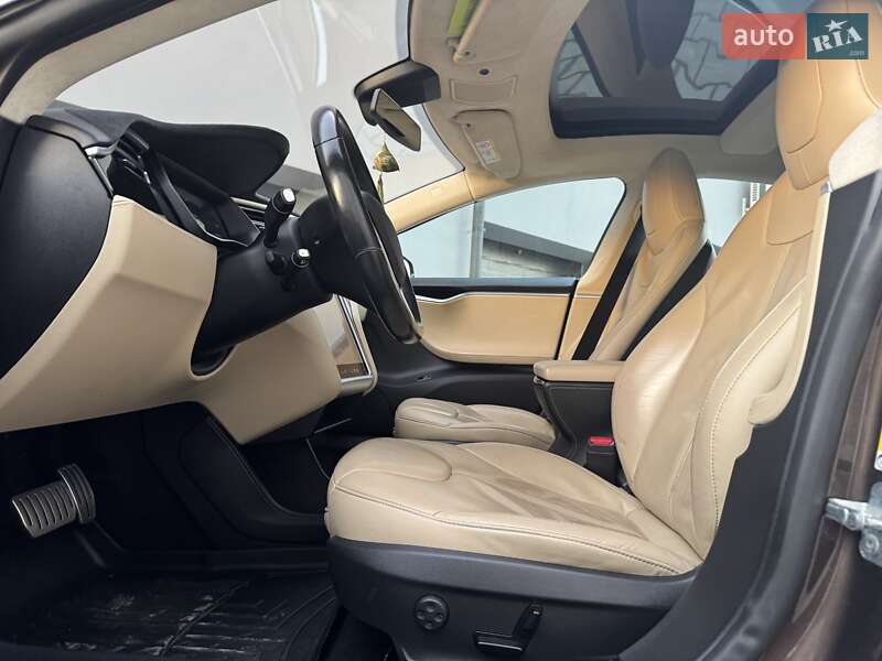 Лифтбек Tesla Model S 2014 в Тернополе фото 52 Лифтбек Tesla Model S 2014 в Тернополе