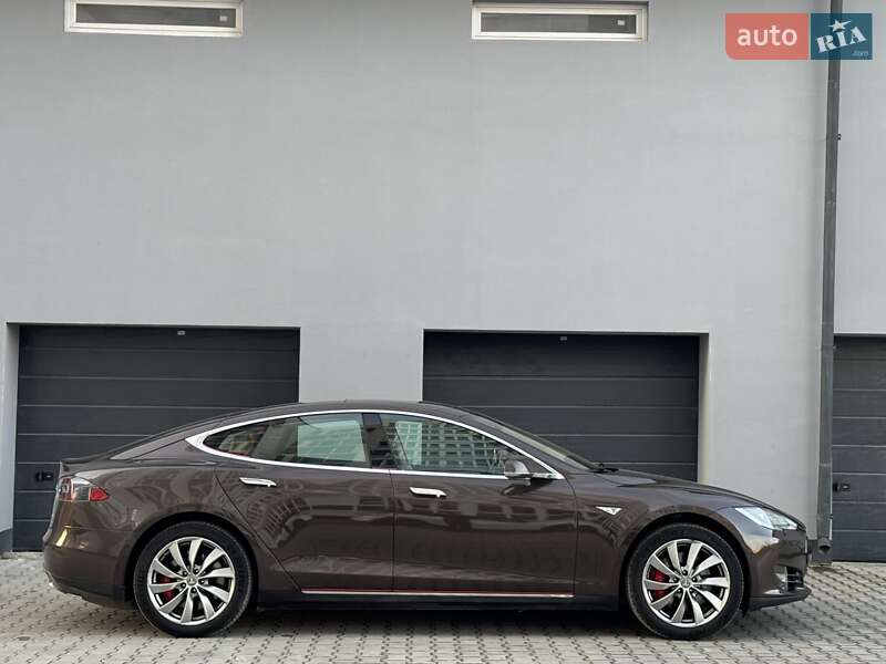 Лифтбек Tesla Model S 2014 в Тернополе фото 56 Лифтбек Tesla Model S 2014 в Тернополе