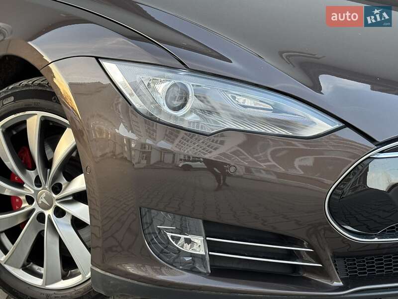 Лифтбек Tesla Model S 2014 в Тернополе фото 67 Лифтбек Tesla Model S 2014 в Тернополе