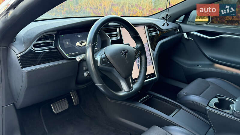 Ліфтбек Tesla Model S 2017 в Луцьку