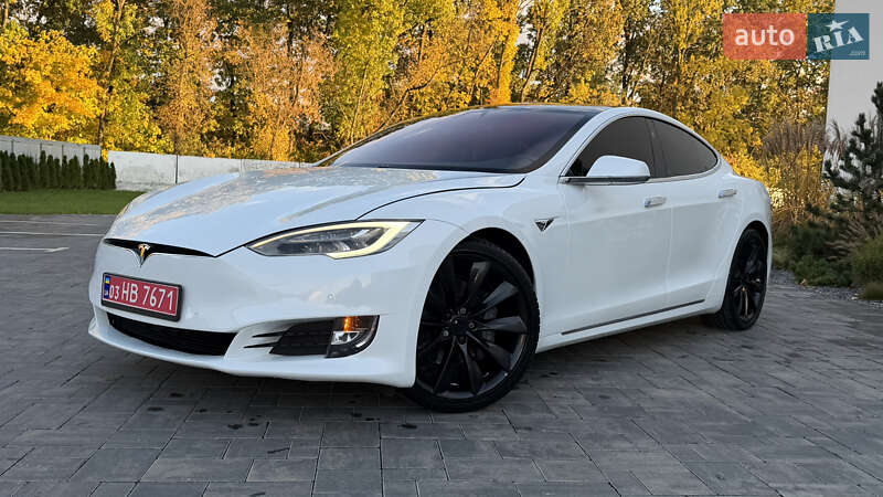 Ліфтбек Tesla Model S 2017 в Луцьку
