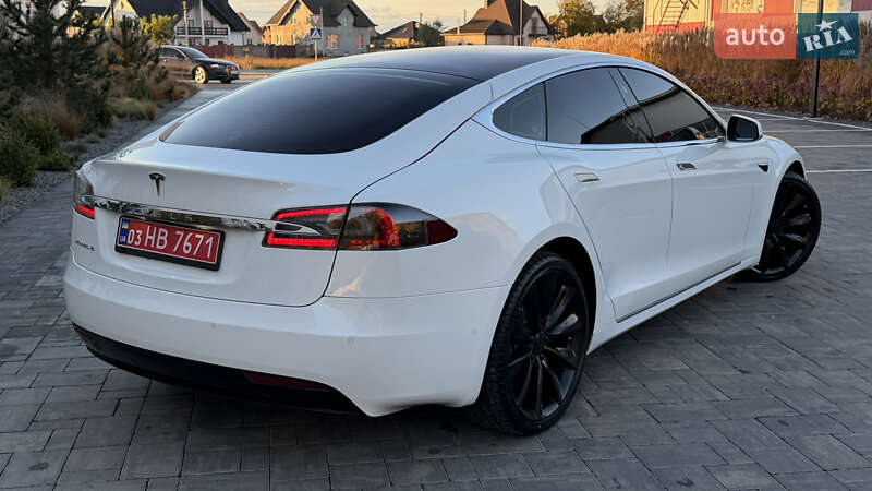 Ліфтбек Tesla Model S 2017 в Луцьку