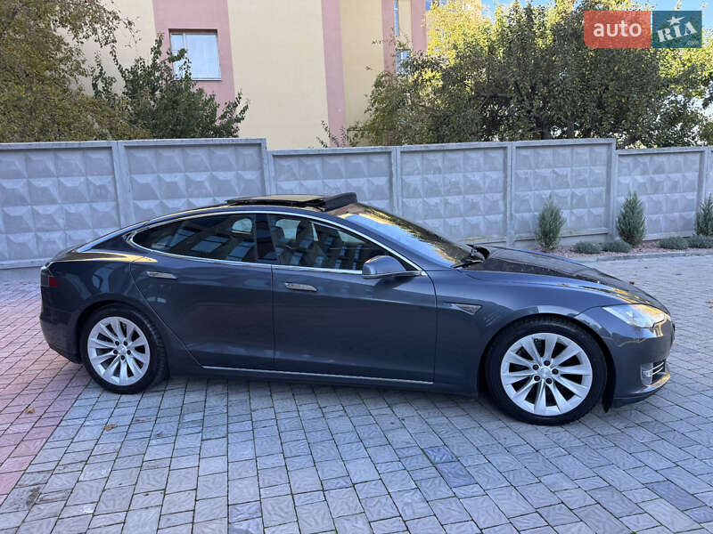 Ліфтбек Tesla Model S 2015 в Рівному