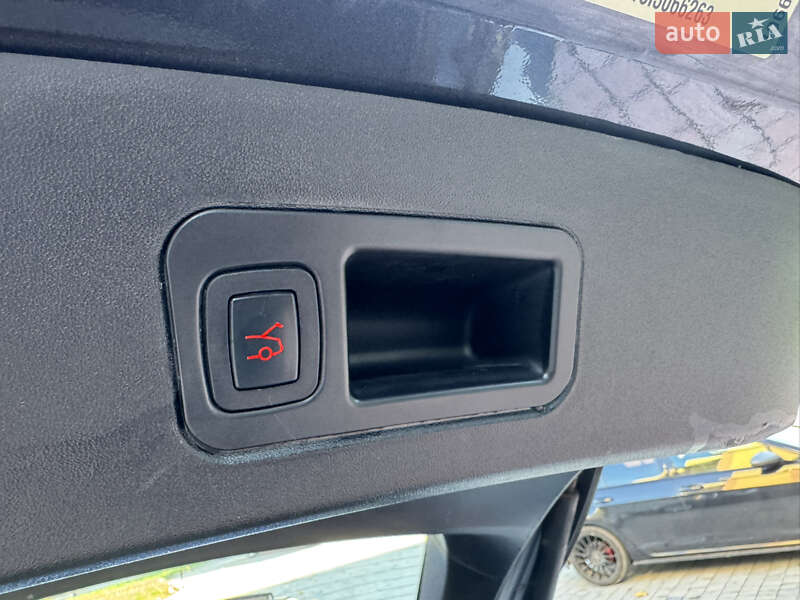 Ліфтбек Tesla Model S 2015 в Рівному