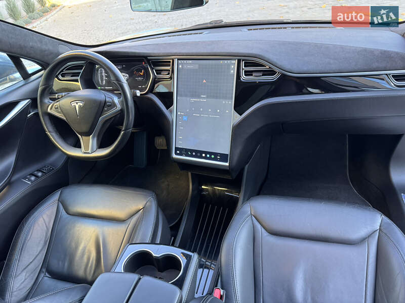 Ліфтбек Tesla Model S 2015 в Рівному