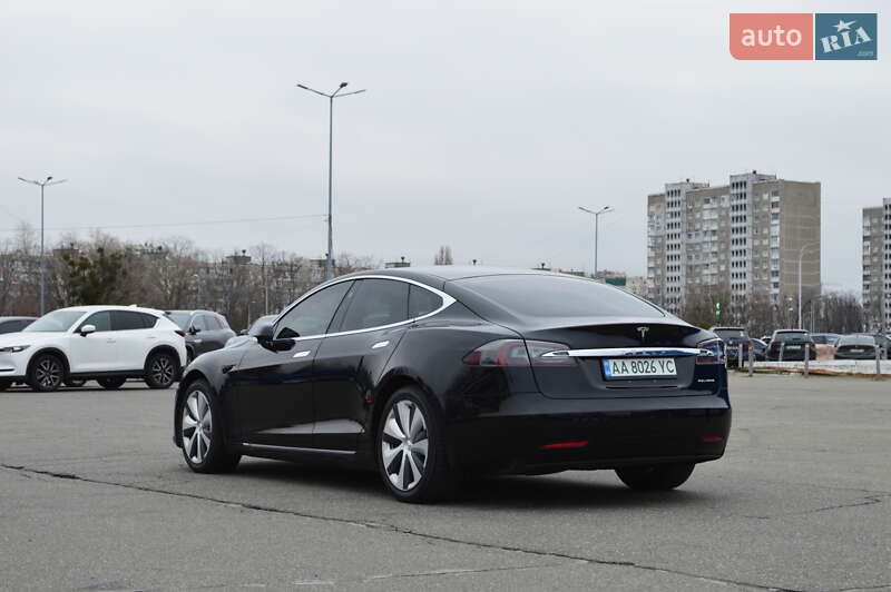 Лифтбек Tesla Model S 2020 в Киеве