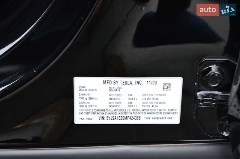 Лифтбек Tesla Model S 2020 в Киеве