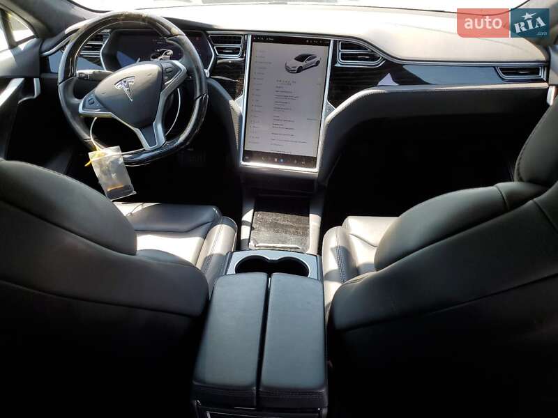 Ліфтбек Tesla Model S 2018 в Львові