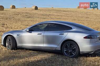 Лифтбек Tesla Model S 2015 в Ровно