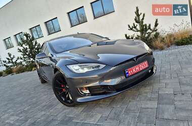 Лифтбек Tesla Model S 2017 в Луцке
