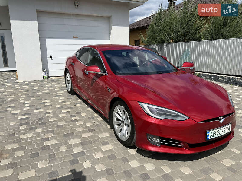 Ліфтбек Tesla Model S 2017 в Вінниці