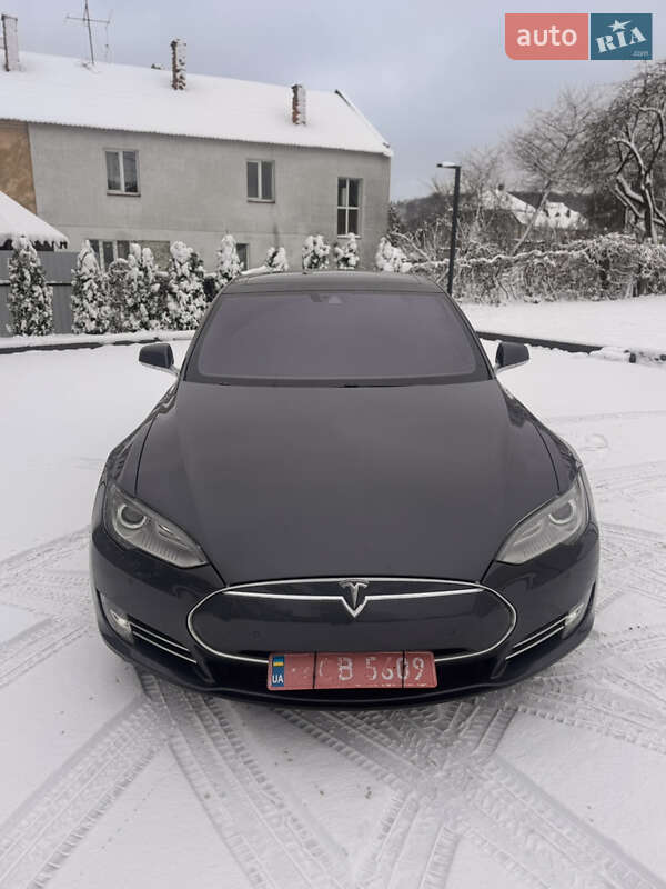 Лифтбек Tesla Model S 2016 в Львове фото 3 Лифтбек Tesla Model S 2016 в Львове