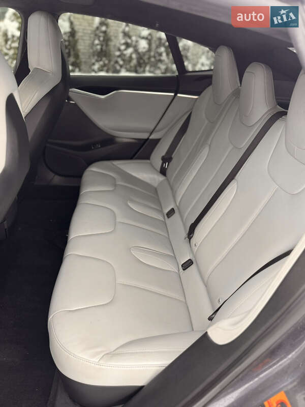 Лифтбек Tesla Model S 2016 в Львове фото 16 Лифтбек Tesla Model S 2016 в Львове