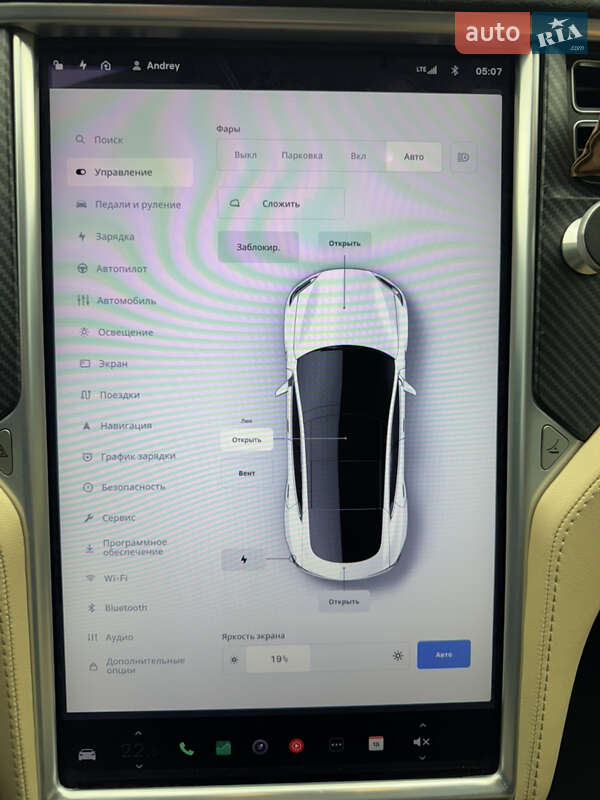 Ліфтбек Tesla Model S 2015 в Києві