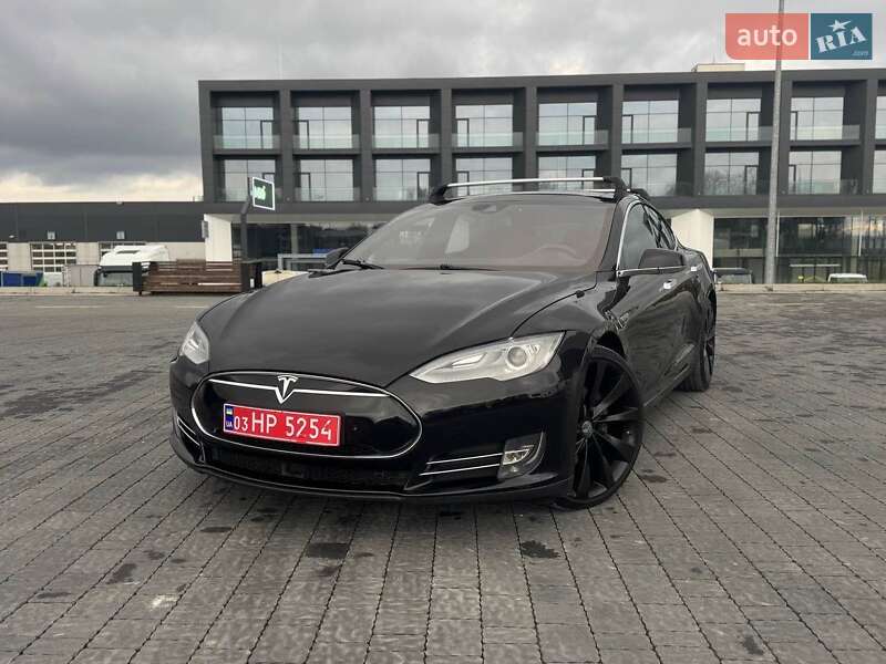 Tesla Model S 2015