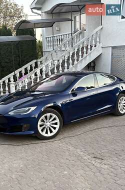 Ліфтбек Tesla Model S 2017 в Чернівцях