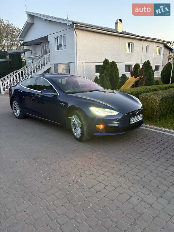 Ліфтбек Tesla Model S 2017 в Чернівцях