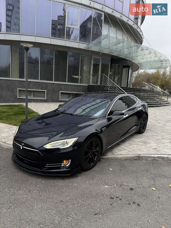 Ліфтбек Tesla Model S 2014 в Запоріжжі фото 3 Ліфтбек Tesla Model S 2014 в Запоріжжі