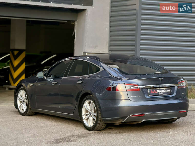 Ліфтбек Tesla Model S 2015 в Харкові