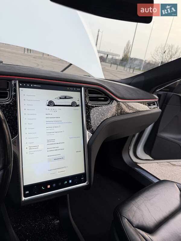 Ліфтбек Tesla Model S 2015 в Харкові