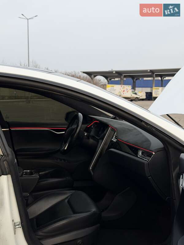 Ліфтбек Tesla Model S 2015 в Харкові