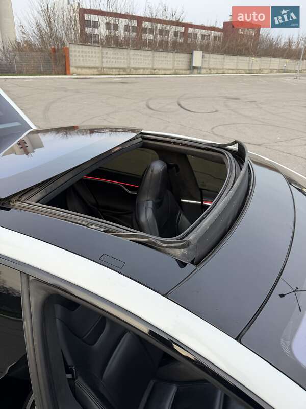 Ліфтбек Tesla Model S 2015 в Харкові