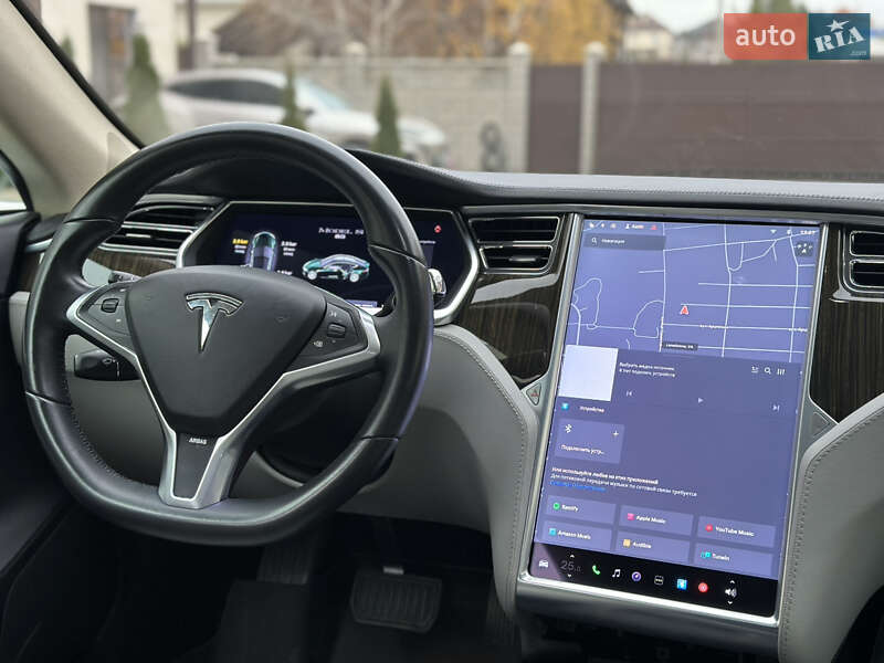 Ліфтбек Tesla Model S 2013 в Одесі