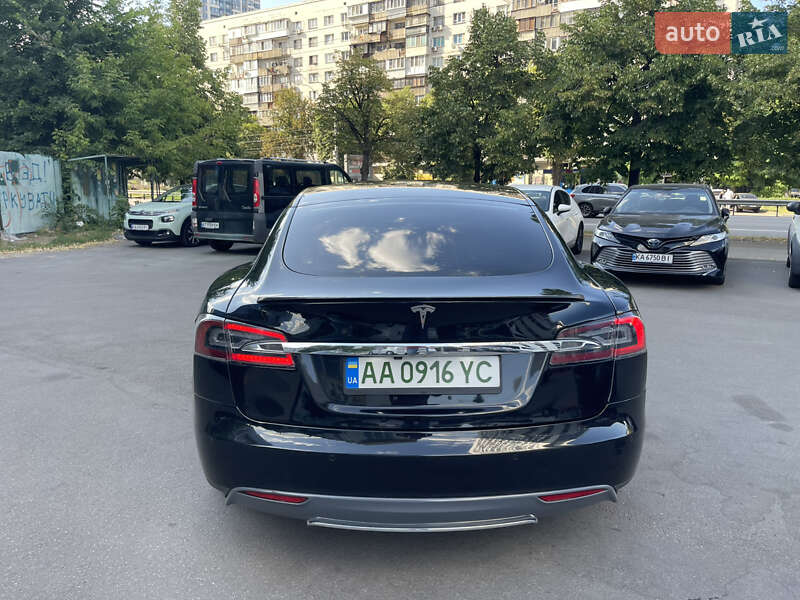 Лифтбек Tesla Model S 2015 в Киеве фото 10 Лифтбек Tesla Model S 2015 в Киеве