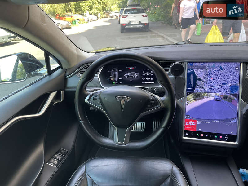 Лифтбек Tesla Model S 2015 в Киеве
