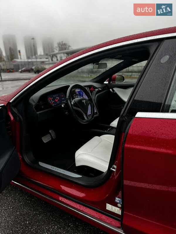Лифтбек Tesla Model S 2019 в Киеве