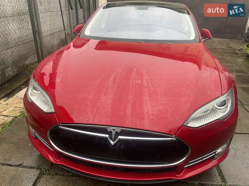 Ліфтбек Tesla Model S 2014 в Києві