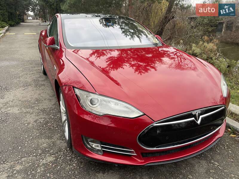 Ліфтбек Tesla Model S 2014 в Києві